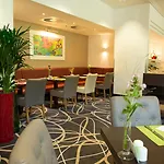 Duesseldorf-neuss By Ihg 4* ノイス