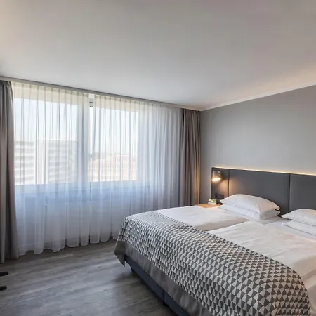 Duesseldorf-neuss By Ihg Отель 4*