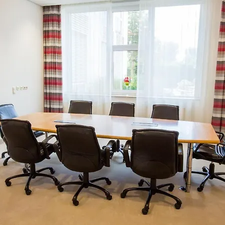 Duesseldorf-neuss By Ihg Hotel 4*