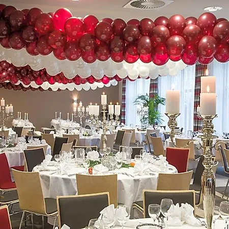 Duesseldorf-neuss By Ihg Отель 4*