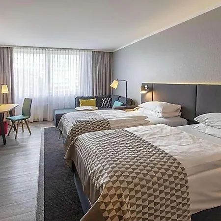 Duesseldorf-neuss By Ihg Отель 4*