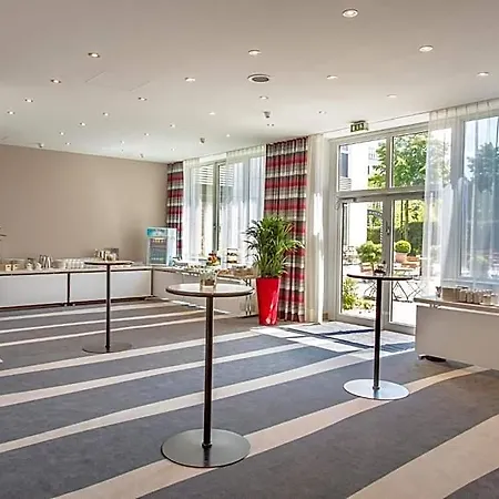 Отель Duesseldorf-neuss By Ihg 4*