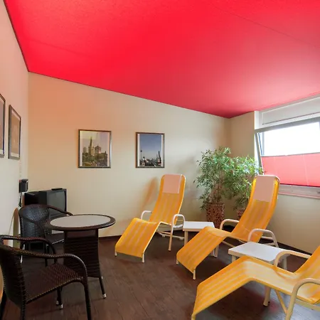 Duesseldorf-neuss By Ihg Hotel 4*