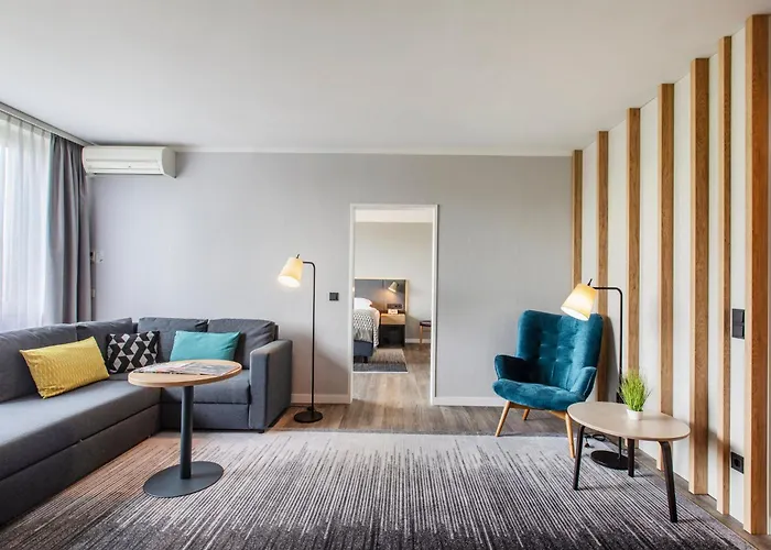 Duesseldorf-neuss By Ihg Hotel 4*
