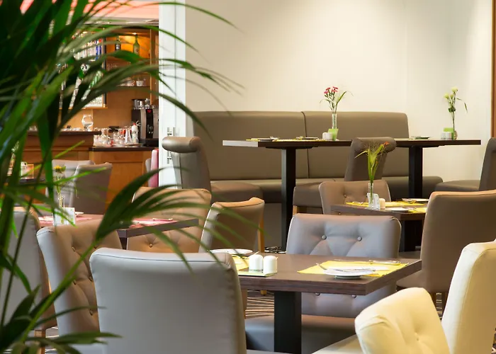 Hotel Duesseldorf-neuss By Ihg 4*